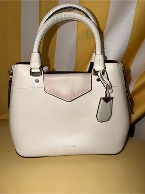 Michael Kors Blakely Leather Saychrl with crossbody strap